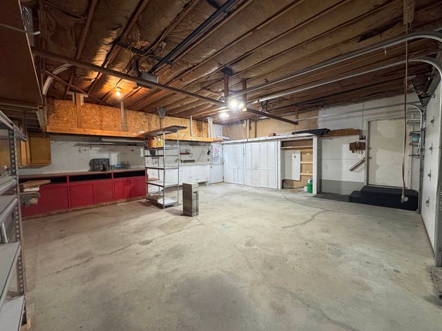 2620 66th St NW, Minot, ND 58703
