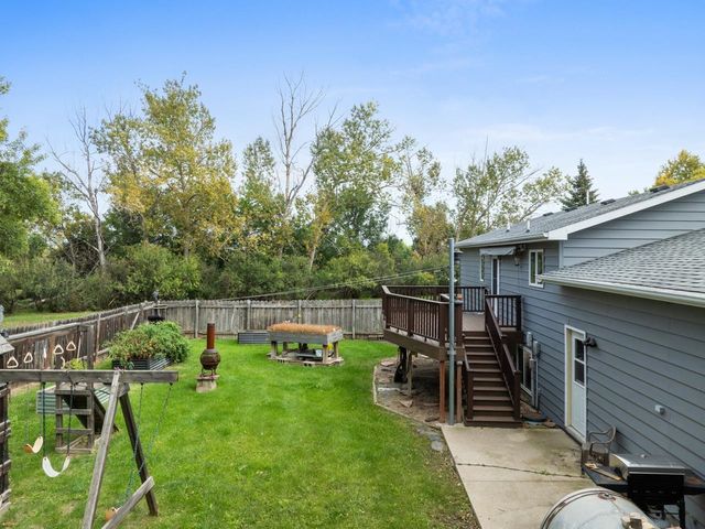2620 66th St NW, Minot, ND 58703