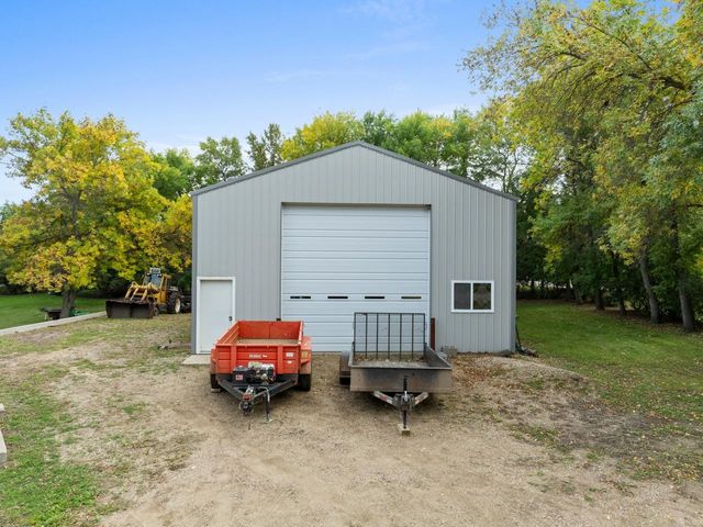 2620 66th St NW, Minot, ND 58703