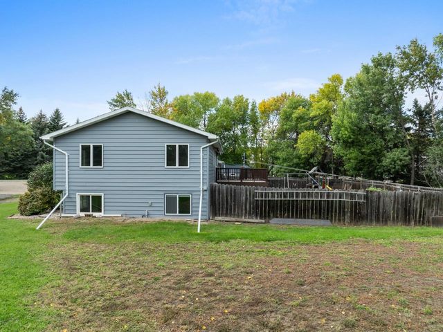 2620 66th St NW, Minot, ND 58703