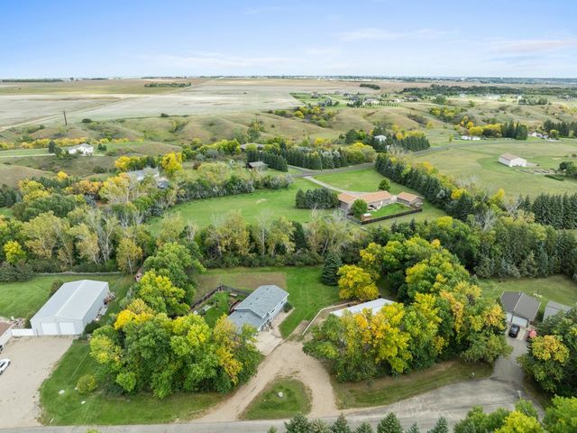 2620 66th St NW, Minot, ND 58703