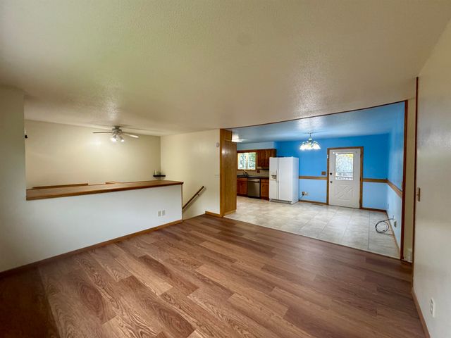 2620 66th St NW, Minot, ND 58703