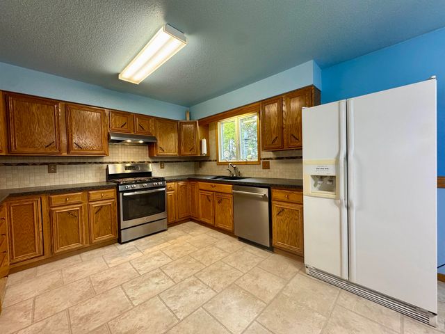 2620 66th St NW, Minot, ND 58703