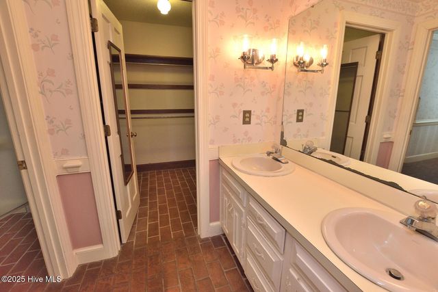 2708 Coleberry Trail, Rocky Mount, NC 27804