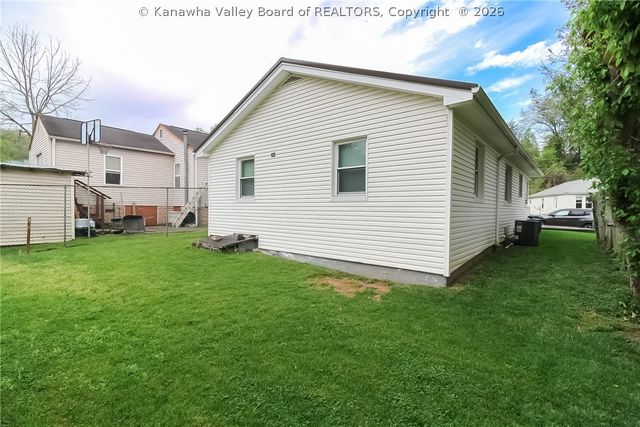850 Valley Pike Drive, St Albans, WV 25177