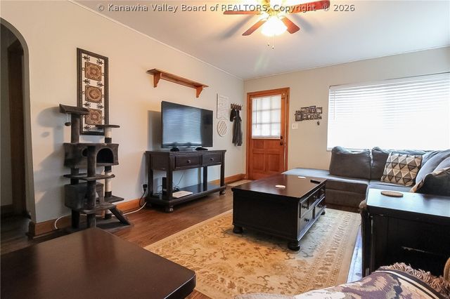 850 Valley Pike Drive, St Albans, WV 25177