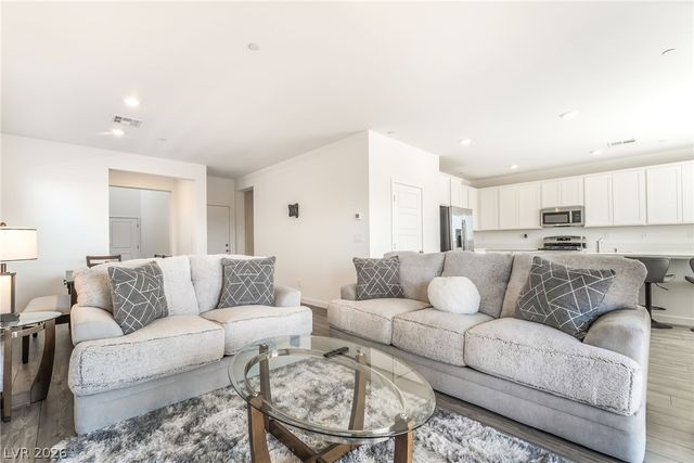 541 Preston Crest Street, Henderson, NV 89011