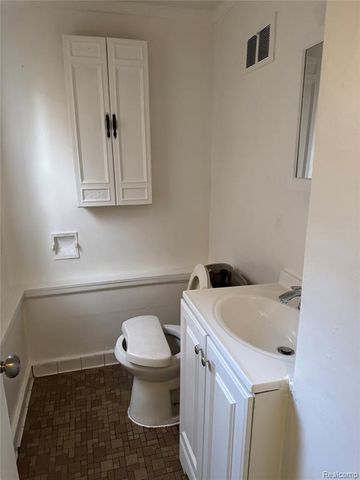 13693 Edmore Drive, Detroit, MI 48205