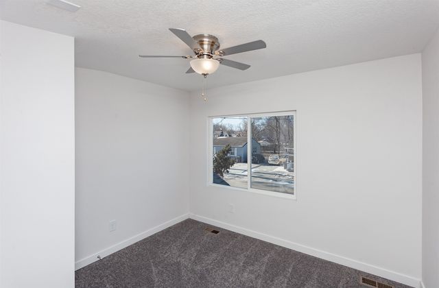 913 E 23rd Street, Des Moines, IA 50317