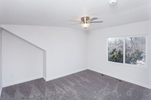 913 E 23rd Street, Des Moines, IA 50317