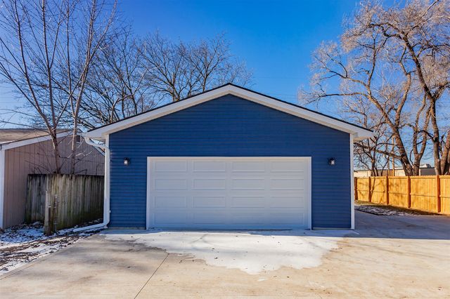 913 E 23rd Street, Des Moines, IA 50317