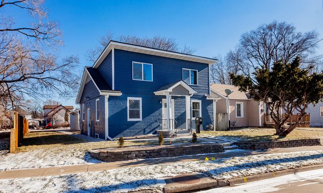 913 E 23rd Street, Des Moines, IA 50317