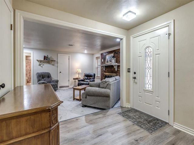 19200 Meador Lane, Harrah, OK 73045