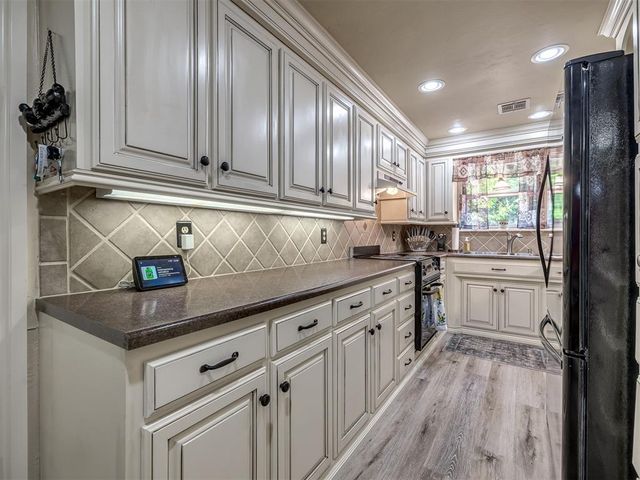 19200 Meador Lane, Harrah, OK 73045