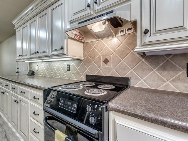 19200 Meador Lane, Harrah, OK 73045