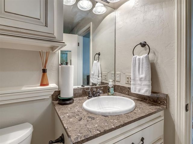 19200 Meador Lane, Harrah, OK 73045