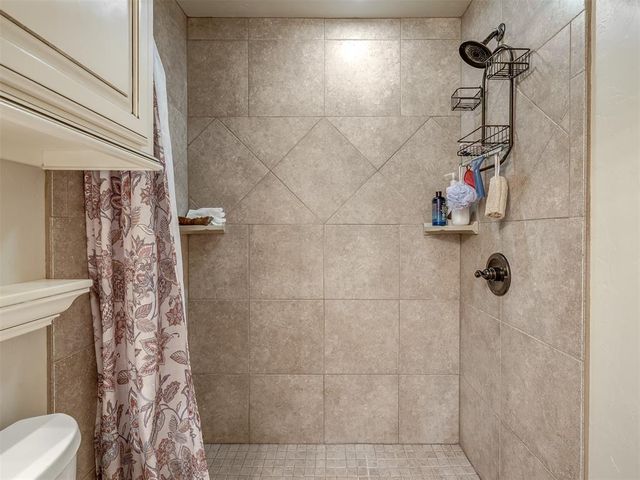 19200 Meador Lane, Harrah, OK 73045