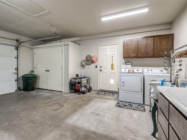 19200 Meador Lane, Harrah, OK 73045