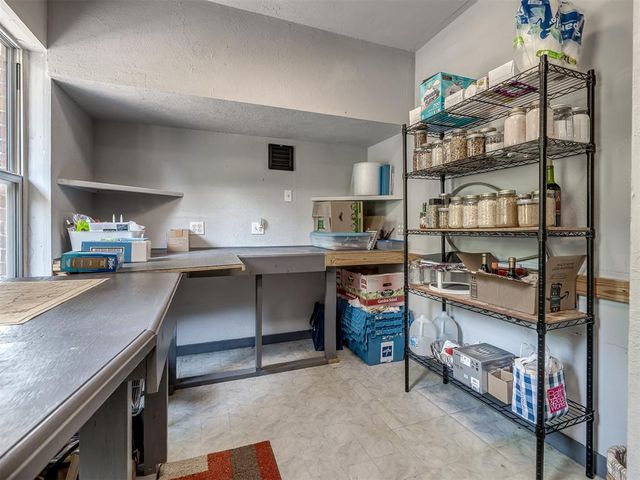 19200 Meador Lane, Harrah, OK 73045