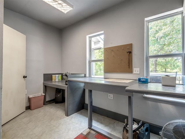 19200 Meador Lane, Harrah, OK 73045