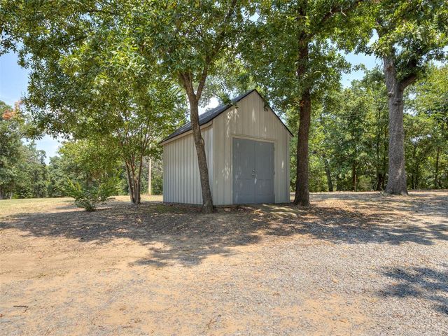 19200 Meador Lane, Harrah, OK 73045