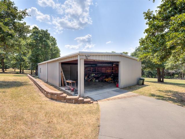 19200 Meador Lane, Harrah, OK 73045