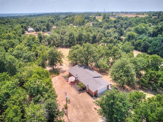 19200 Meador Lane, Harrah, OK 73045