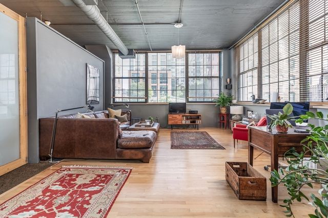 64 E.Brookline St 4, Boston, MA 02118