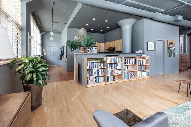 64 E.Brookline St 4, Boston, MA 02118