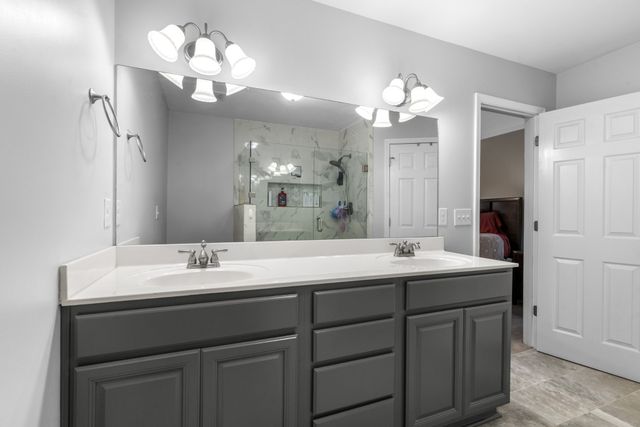 160 Lena Loop, Burns, TN 37029