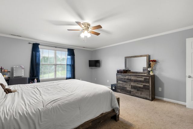 160 Lena Loop, Burns, TN 37029