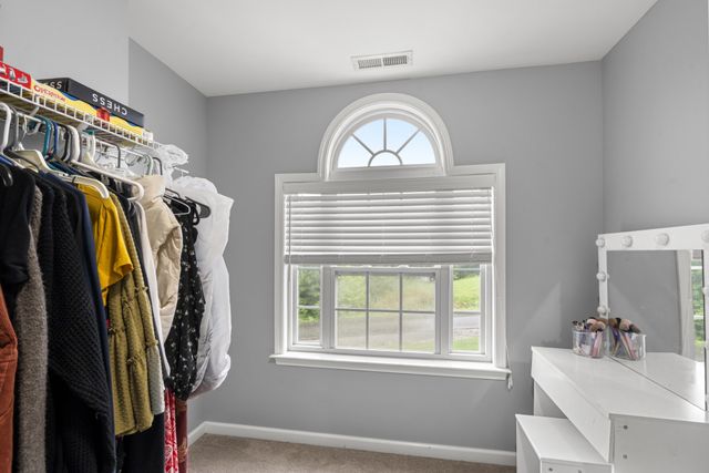160 Lena Loop, Burns, TN 37029
