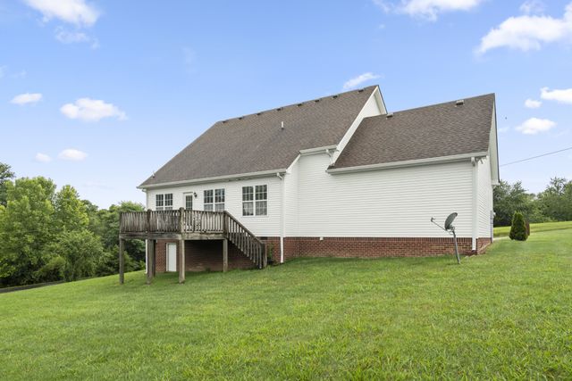 160 Lena Loop, Burns, TN 37029