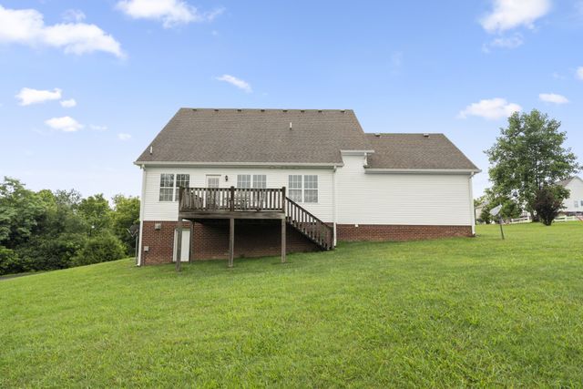 160 Lena Loop, Burns, TN 37029