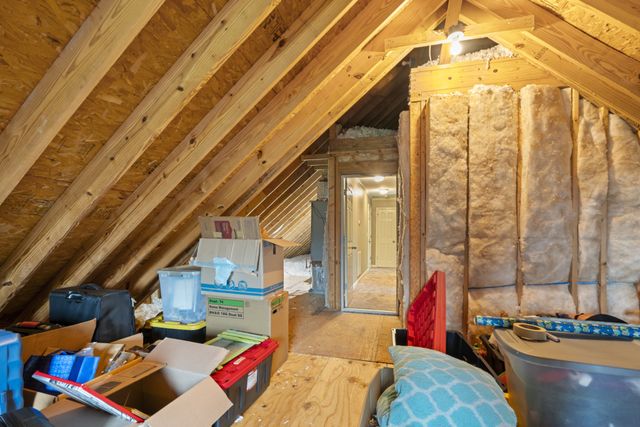 160 Lena Loop, Burns, TN 37029