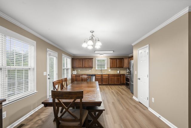 160 Lena Loop, Burns, TN 37029