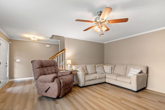 160 Lena Loop, Burns, TN 37029