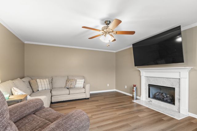 160 Lena Loop, Burns, TN 37029