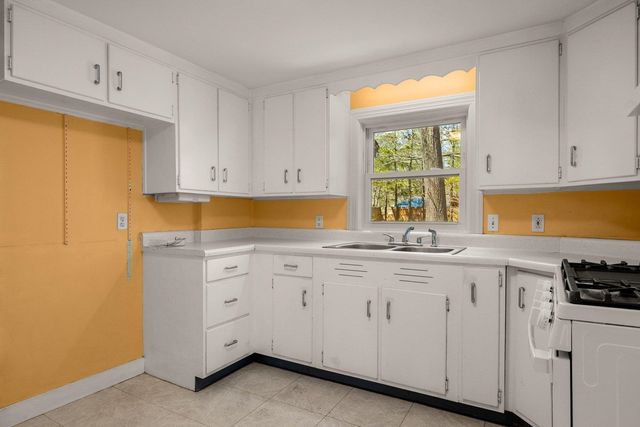 65 Mckinley Road, Portsmouth, NH 03801