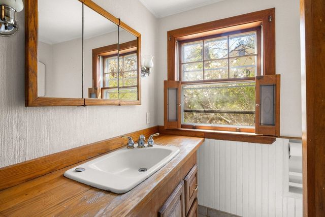 65 Mckinley Road, Portsmouth, NH 03801