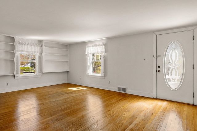 65 Mckinley Road, Portsmouth, NH 03801