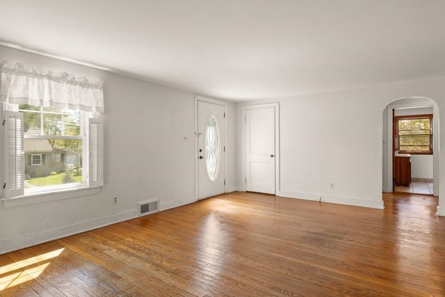 65 Mckinley Road, Portsmouth, NH 03801