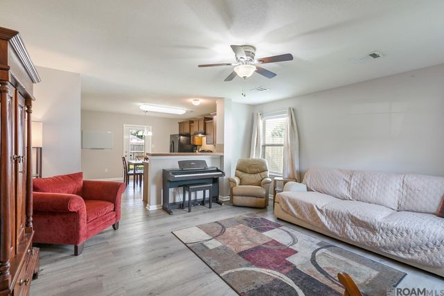 39087 Prairie North Dr, Gonzales, LA 70737