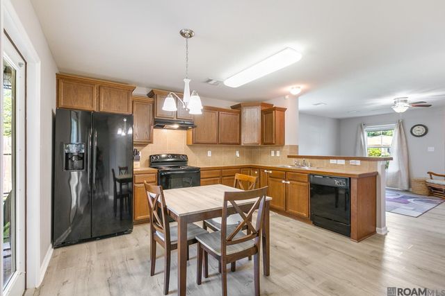 39087 Prairie North Dr, Gonzales, LA 70737