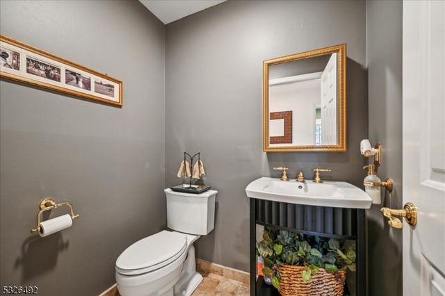 545 JOHNSTON DRIVE, Watchung Boro, NJ 07069