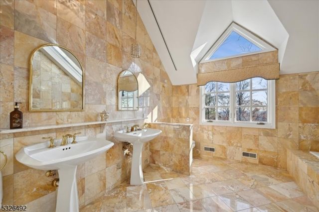 545 JOHNSTON DRIVE, Watchung Boro, NJ 07069