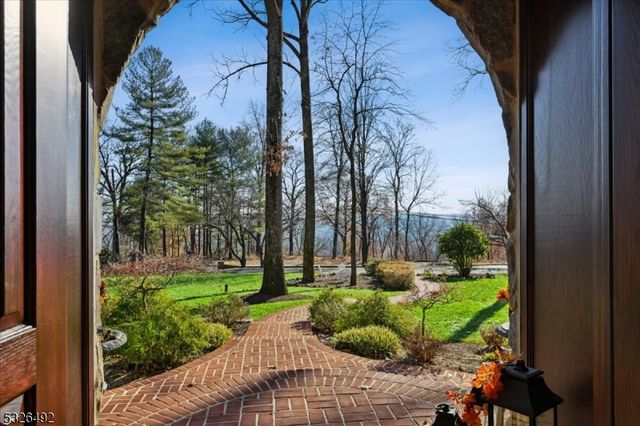 545 JOHNSTON DRIVE, Watchung Boro, NJ 07069