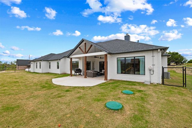 2043 Woodland Road, Weatherford, TX 76088