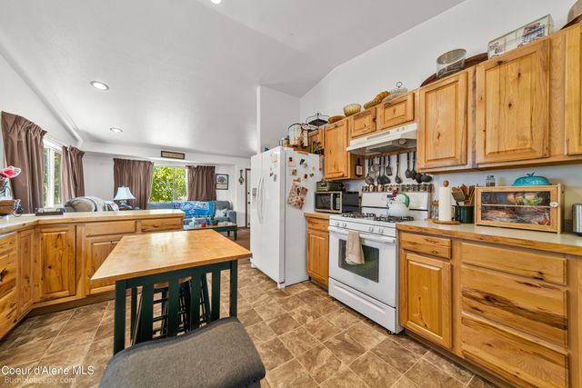 1704 E COEUR D ALENE AVE, Post Falls, ID 83854