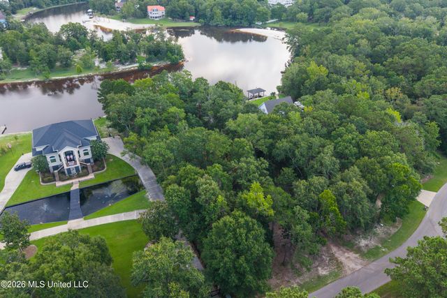 Fox Run Cove, Biloxi, MS 39532